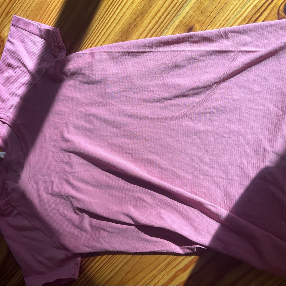 pink lulu shirt !